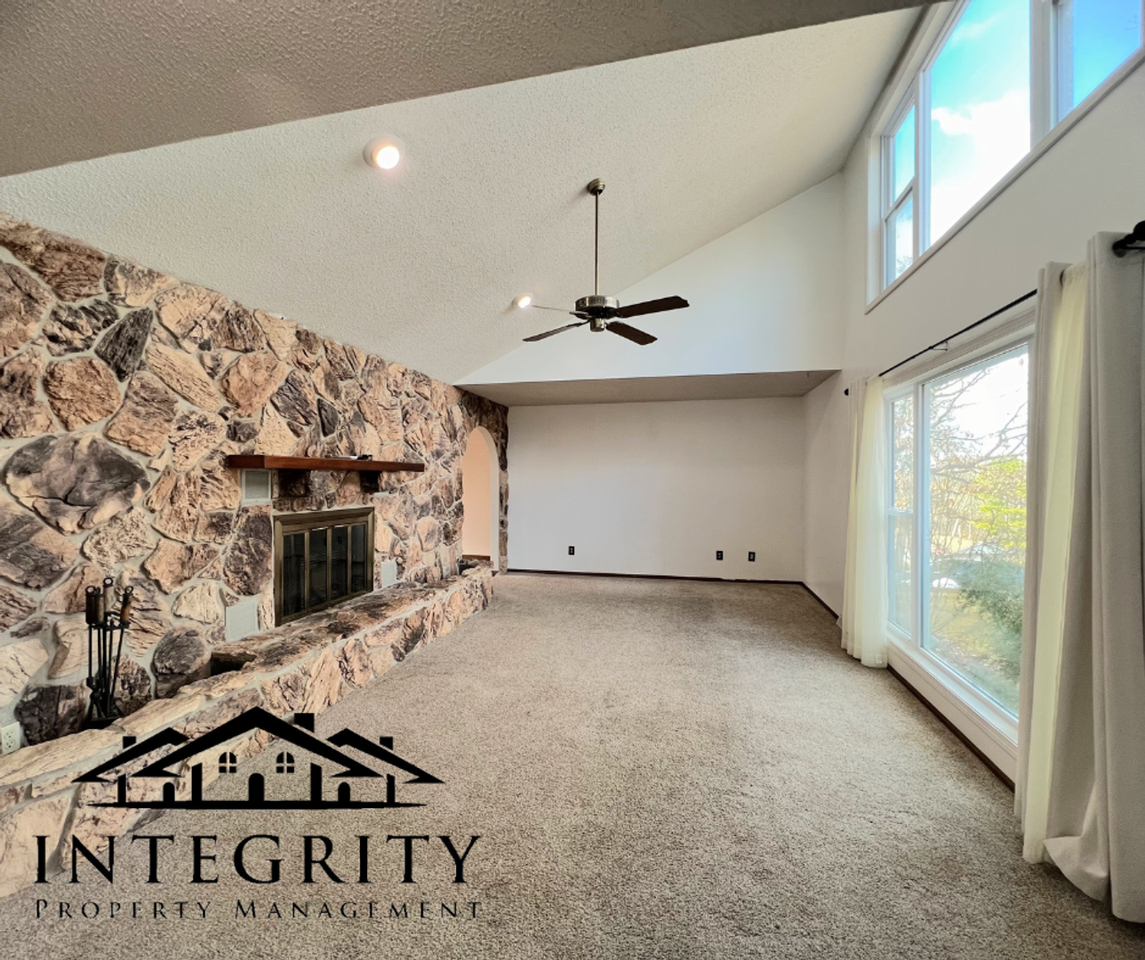 102 Bobby Dale Dr - Photo 4 of 23