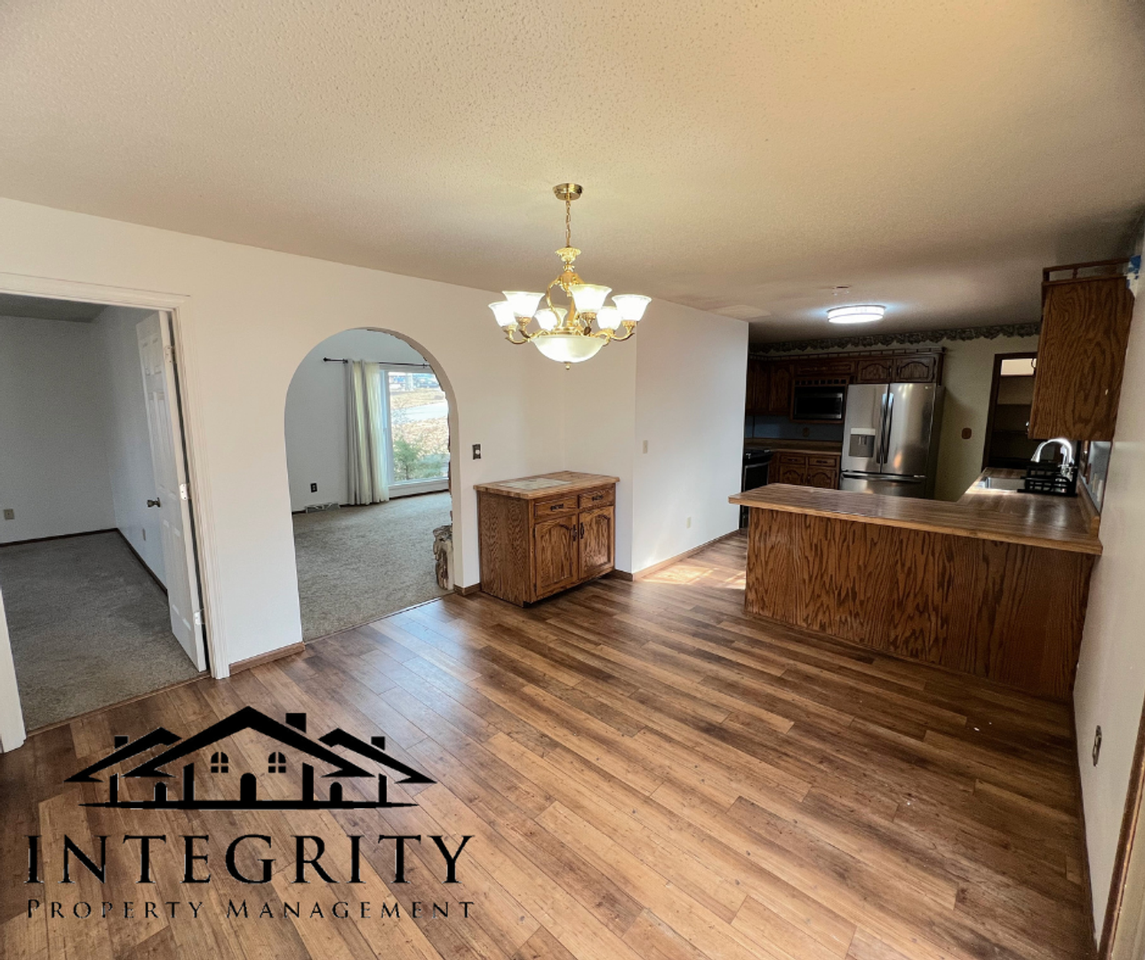 102 Bobby Dale Dr - Photo 5 of 23