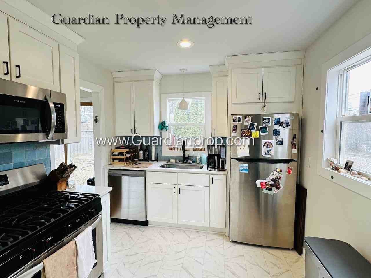 2700 Quentin Ave - Photo 6 of 22