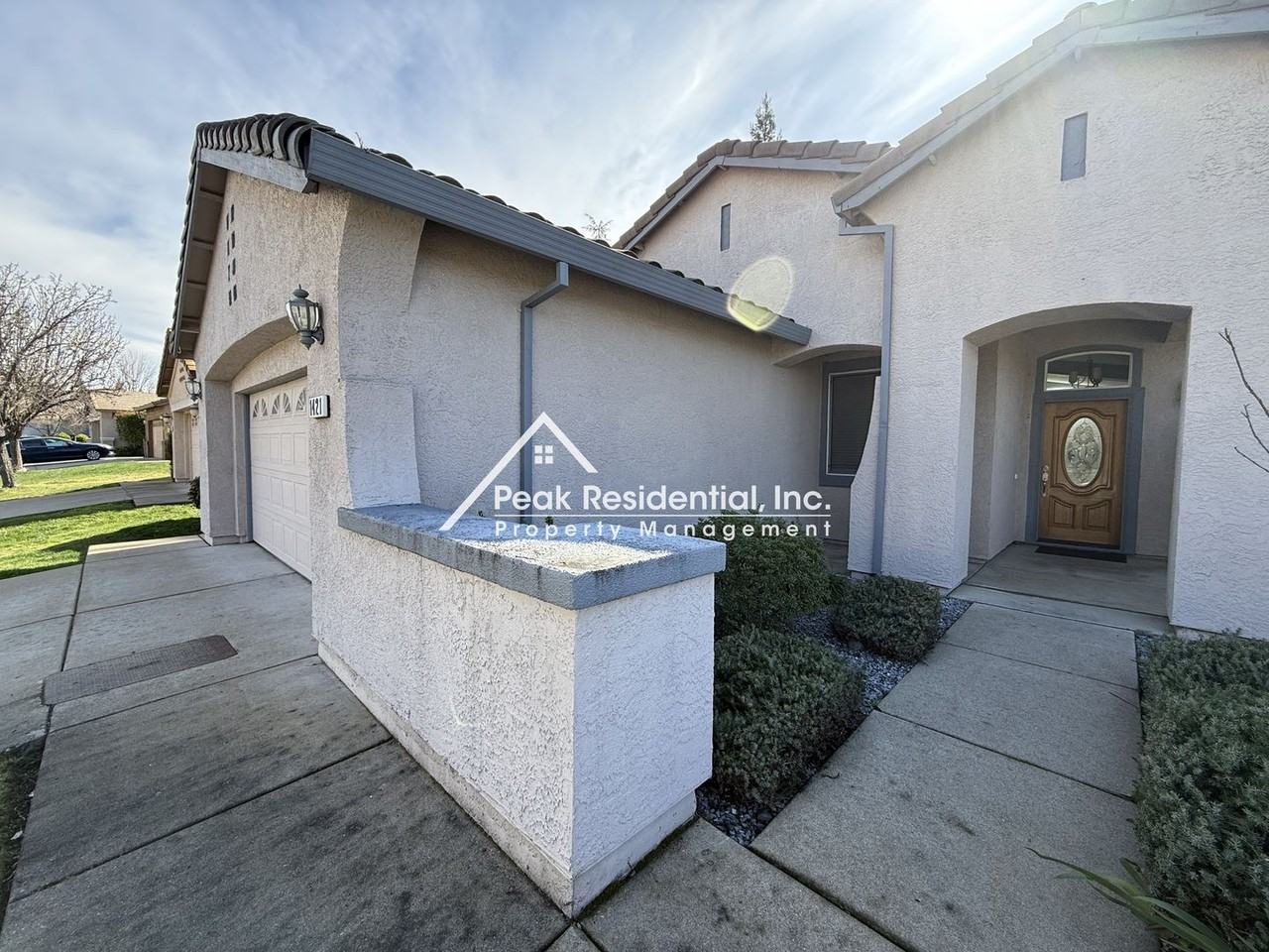 1421 Taupin Ct - Photo 3 of 31