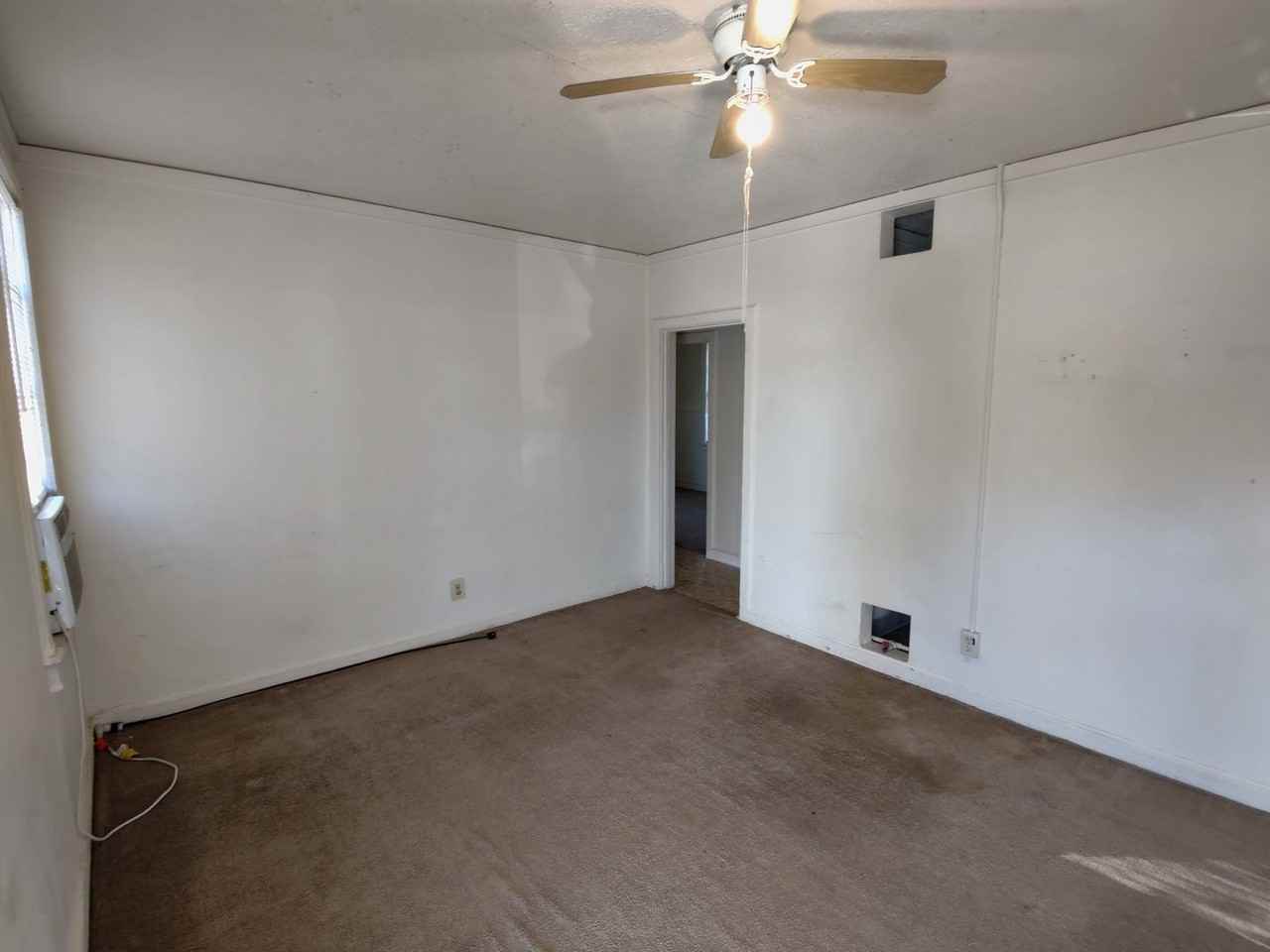 425 38th St - Photo 2 of 10