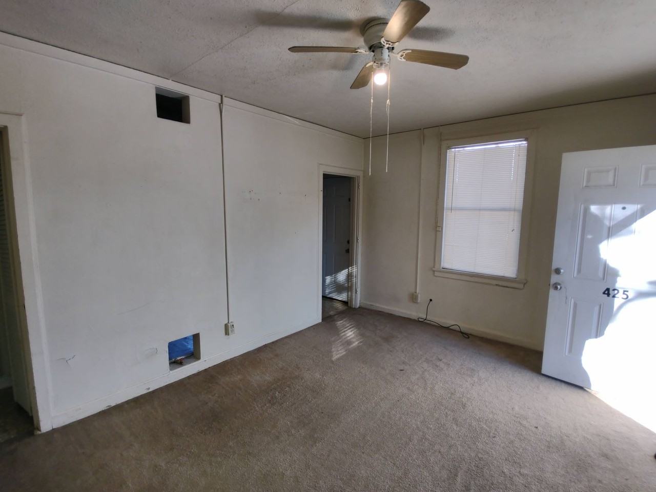 425 38th St - Photo 3 of 10