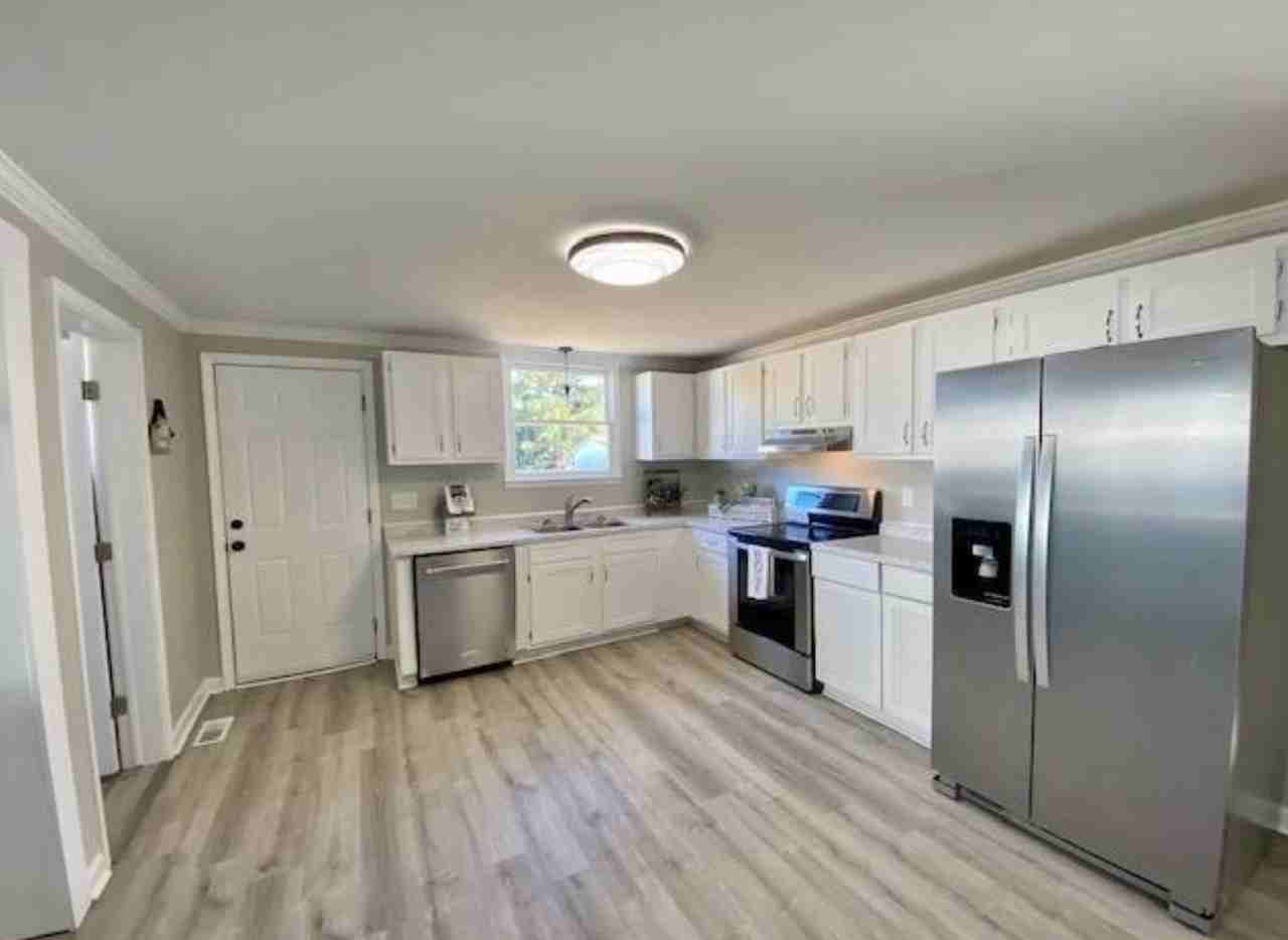 105 N 12th St - Photo 4 of 28