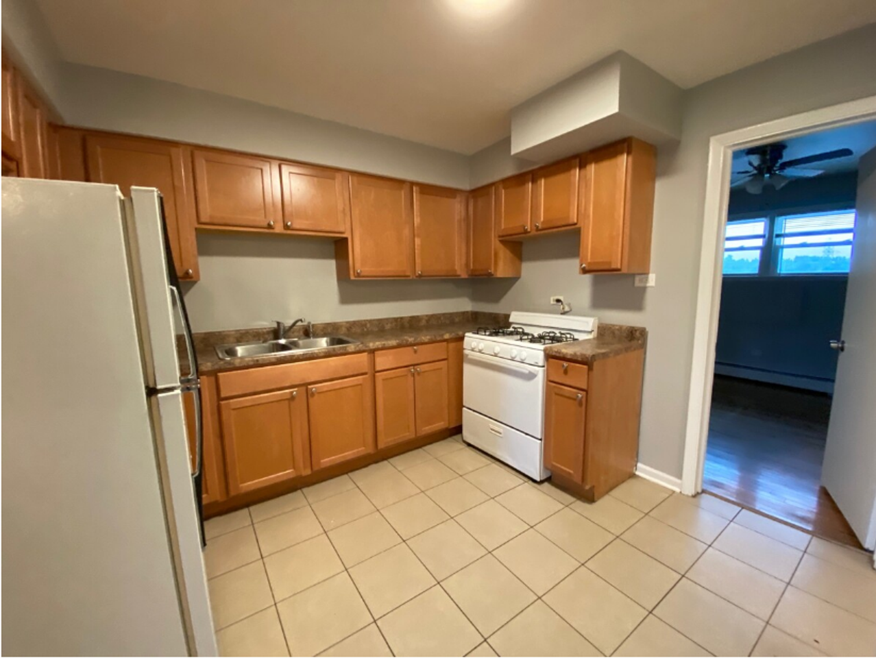 43 King Arthur Court Apartments - Photo 4 of 8
