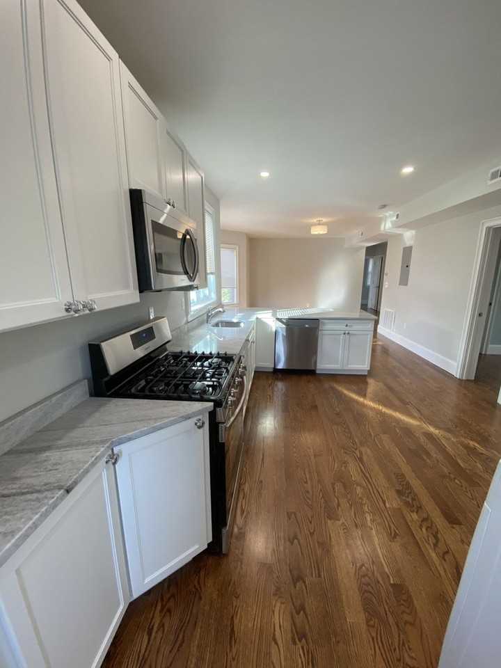 3 Hamilton Rd - Photo 4 of 28