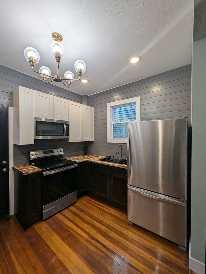 525, 527 6th St - Photo 2 of 27