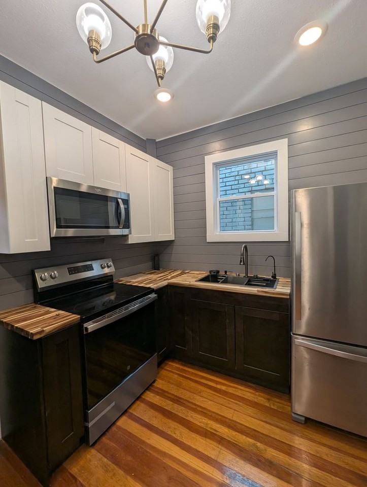 525, 527 6th St - Photo 3 of 27