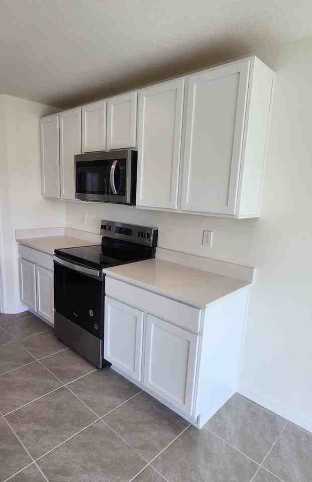 24689 Nw 18th Pl - Photo 3 of 26