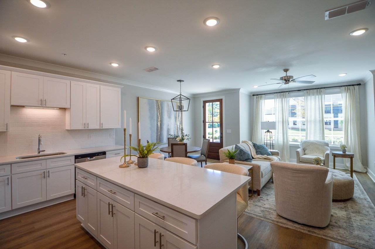 30 Lynn Lane #1002 - Photo 3 of 31