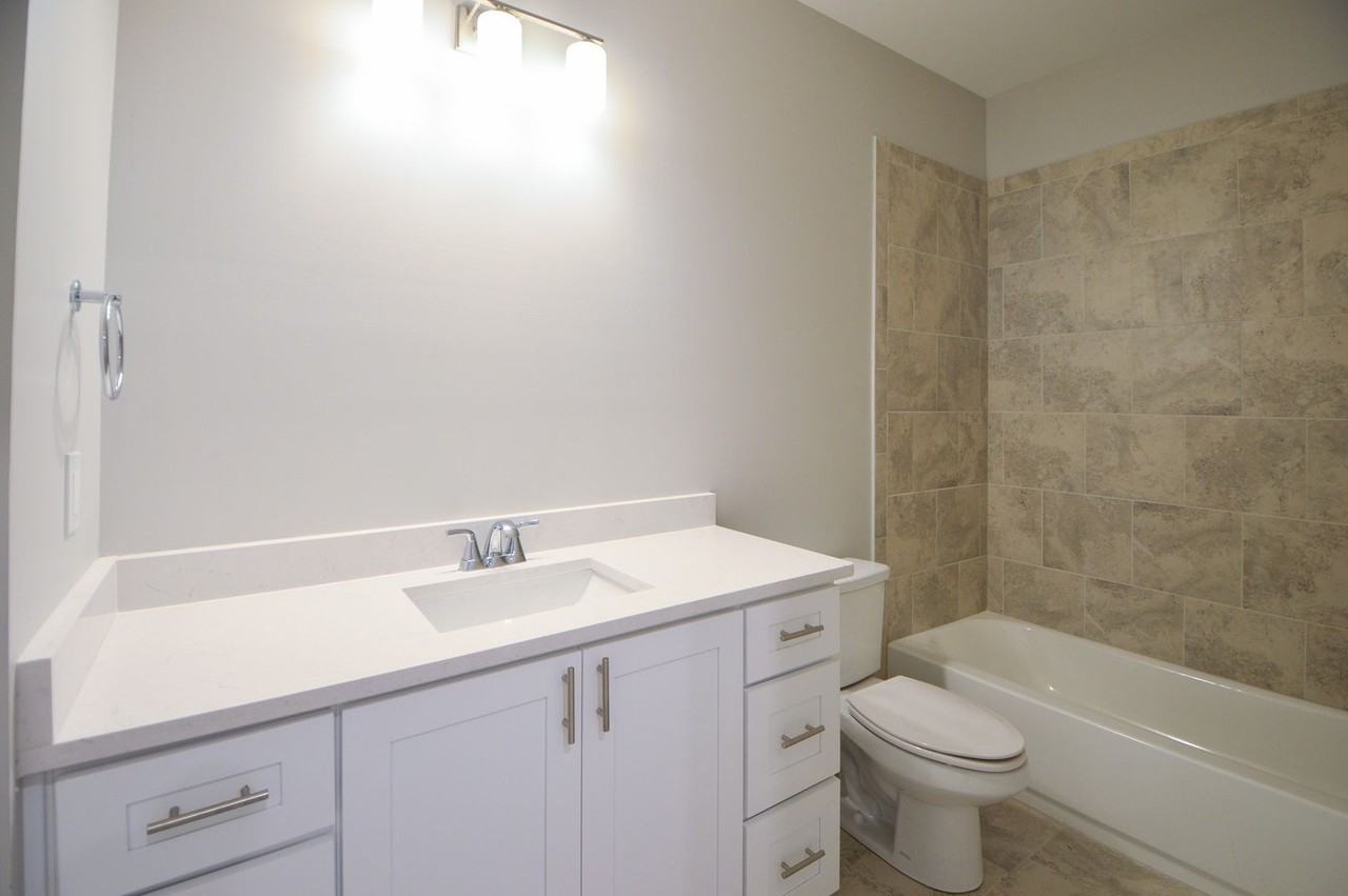 30 Lynn Lane #1002 - Photo 5 of 31