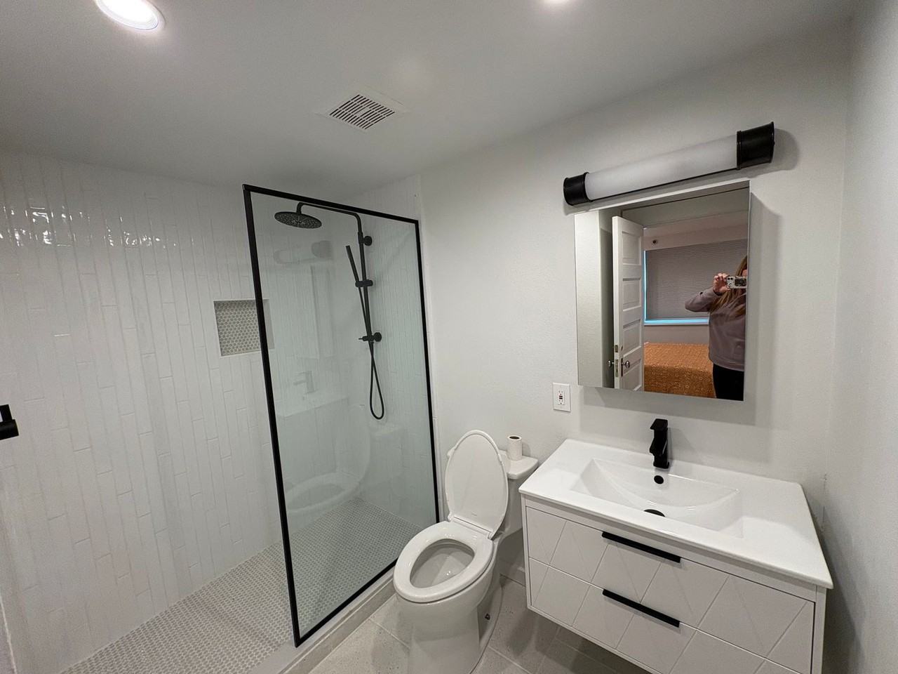 2039 11th St - Photo 3 of 5