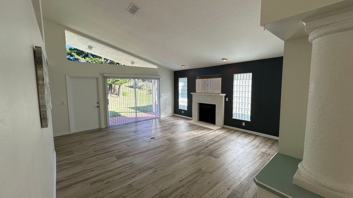 1502 N Daytona Ave - Photo 3 of 11