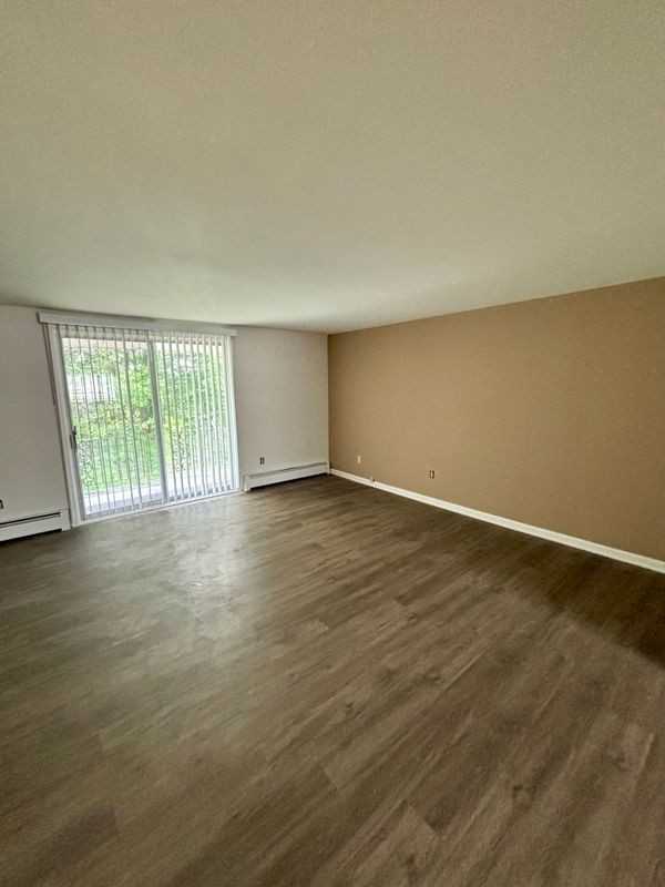 20 Losson Garden Dr - Photo 3 of 14