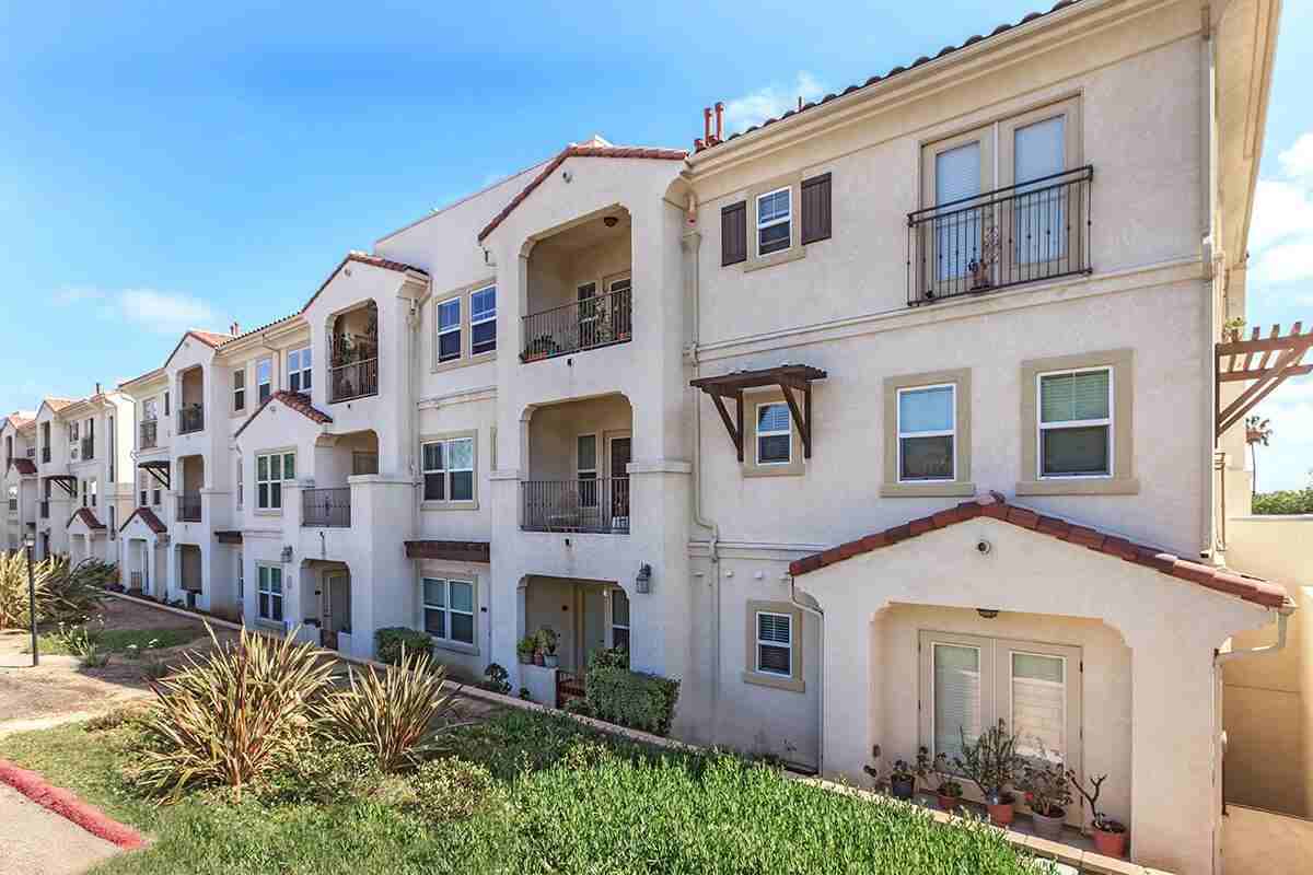 Town Park Villas - Photo 4 of 34