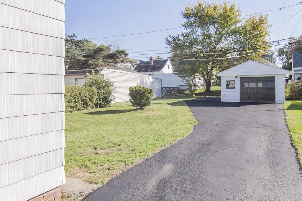 15312 Benhoff Dr - Photo 2 of 23