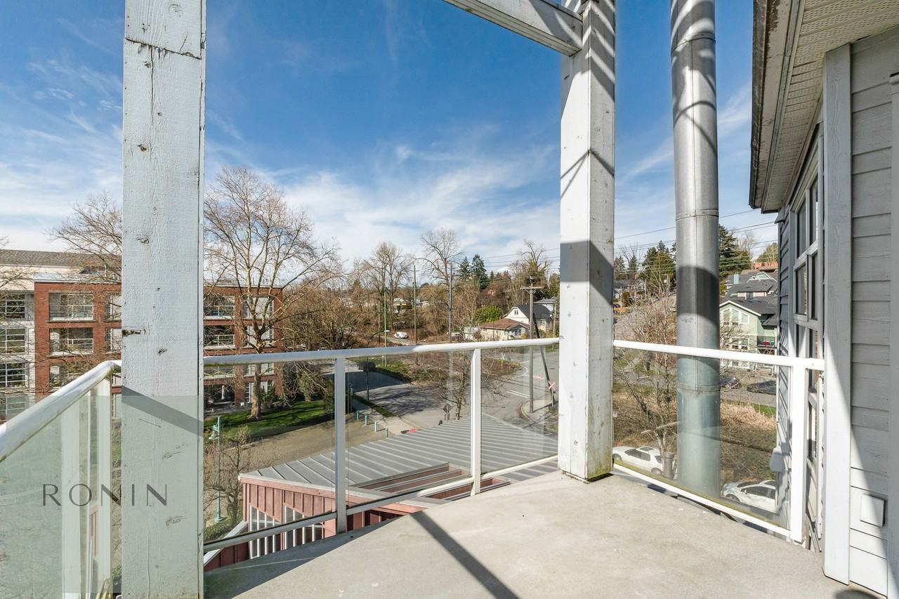 2020 East Kent Avenue South #401 - Photo 7 of 37