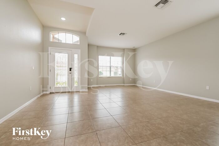 1720 Altavista Cir - Photo 2 of 15