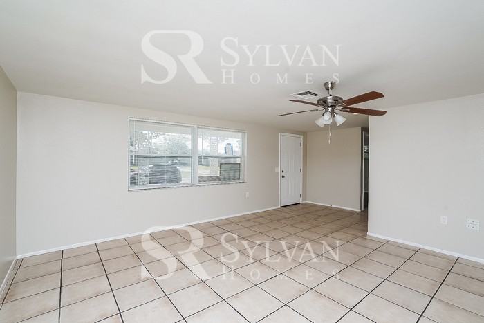 5337 Reef Dr - Photo 2 of 15