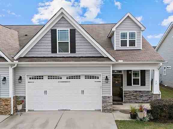 92 Radcliffe Ct - Photo 3 of 33