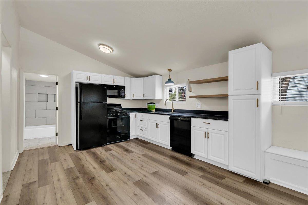 224 W Main St - Photo 3 of 20