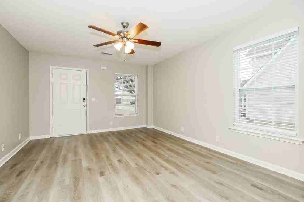 1331 Tonya Dr - Photo 4 of 17