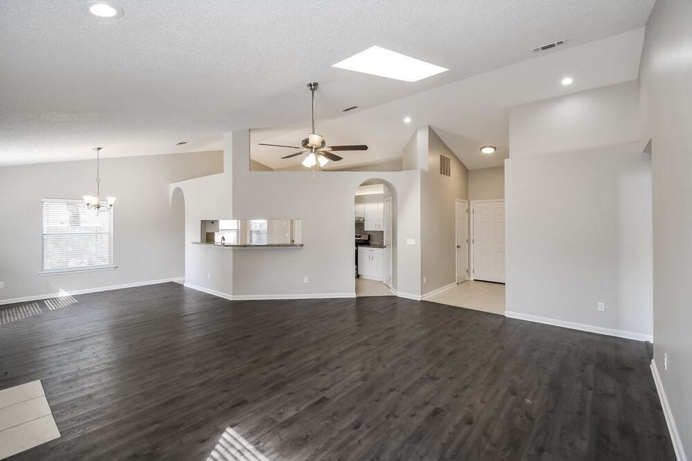 8656 Duckworth Ct - Photo 3 of 16