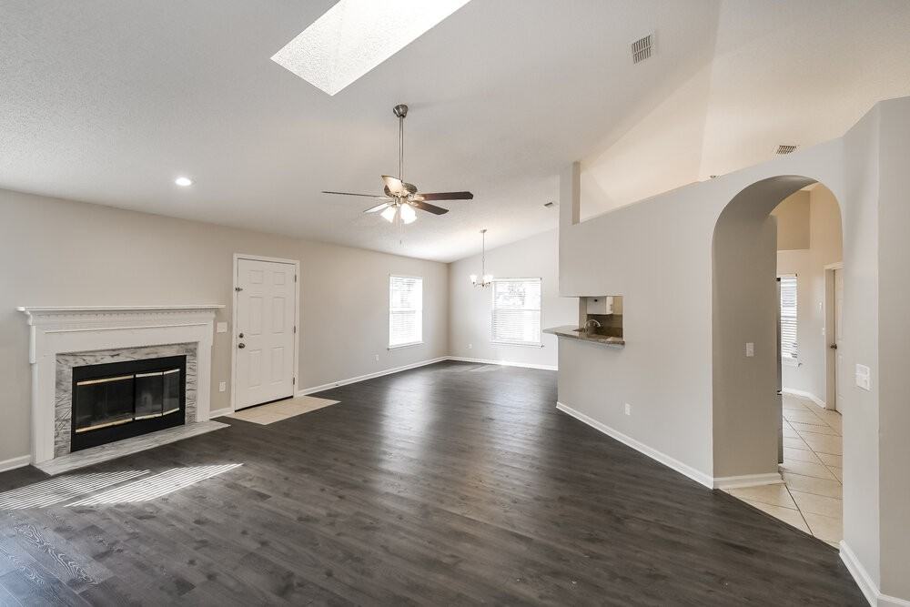 8656 Duckworth Ct - Photo 5 of 16