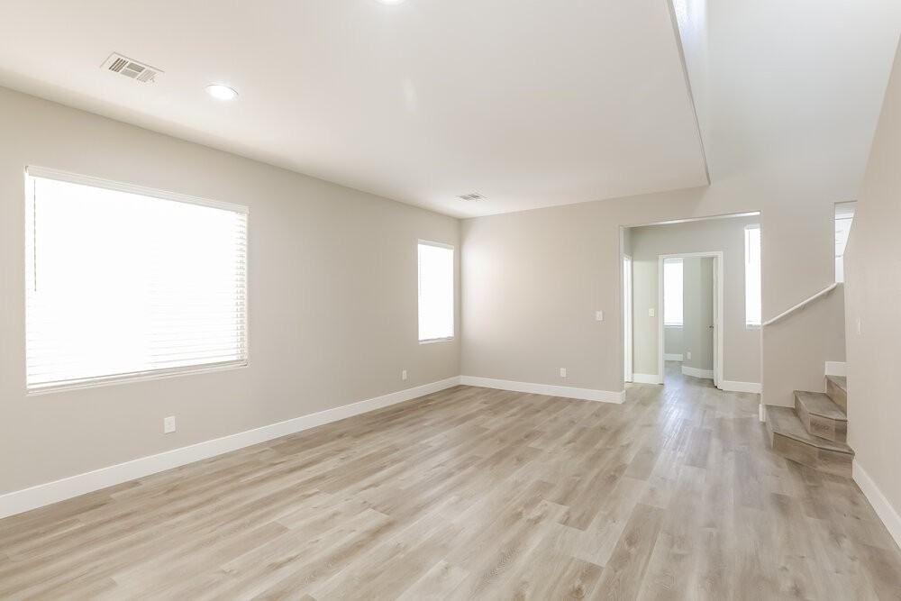 8052 Severn Valley St - Photo 4 of 17