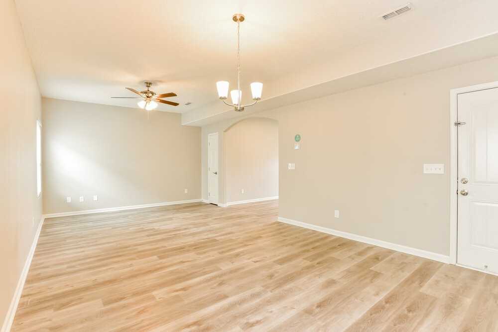 1631 Sunray Dr - Photo 6 of 17