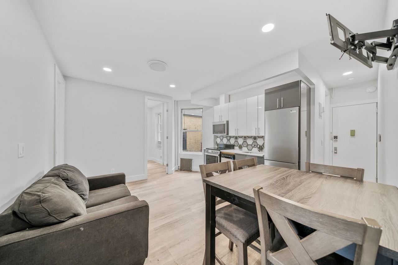 2503 Hughes BH LLC - Photo 5 of 19