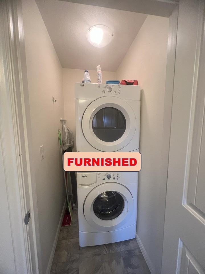 11704 B-11704 96a St - Photo 7 of 9