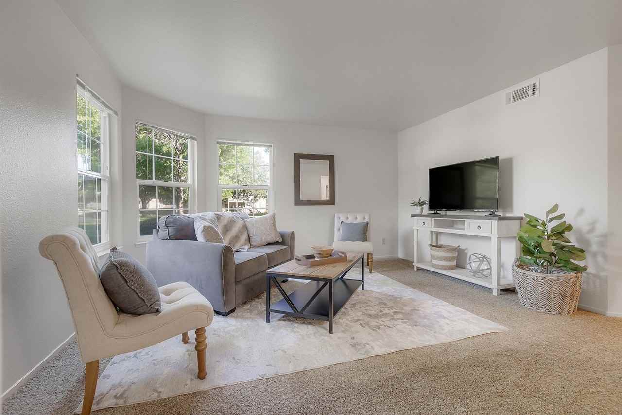 Oak Meadow Apartments - Photo 7 of 50