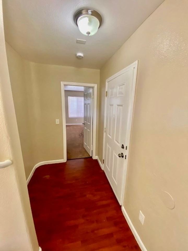 1301 Esmond Ave - Photo 3 of 20