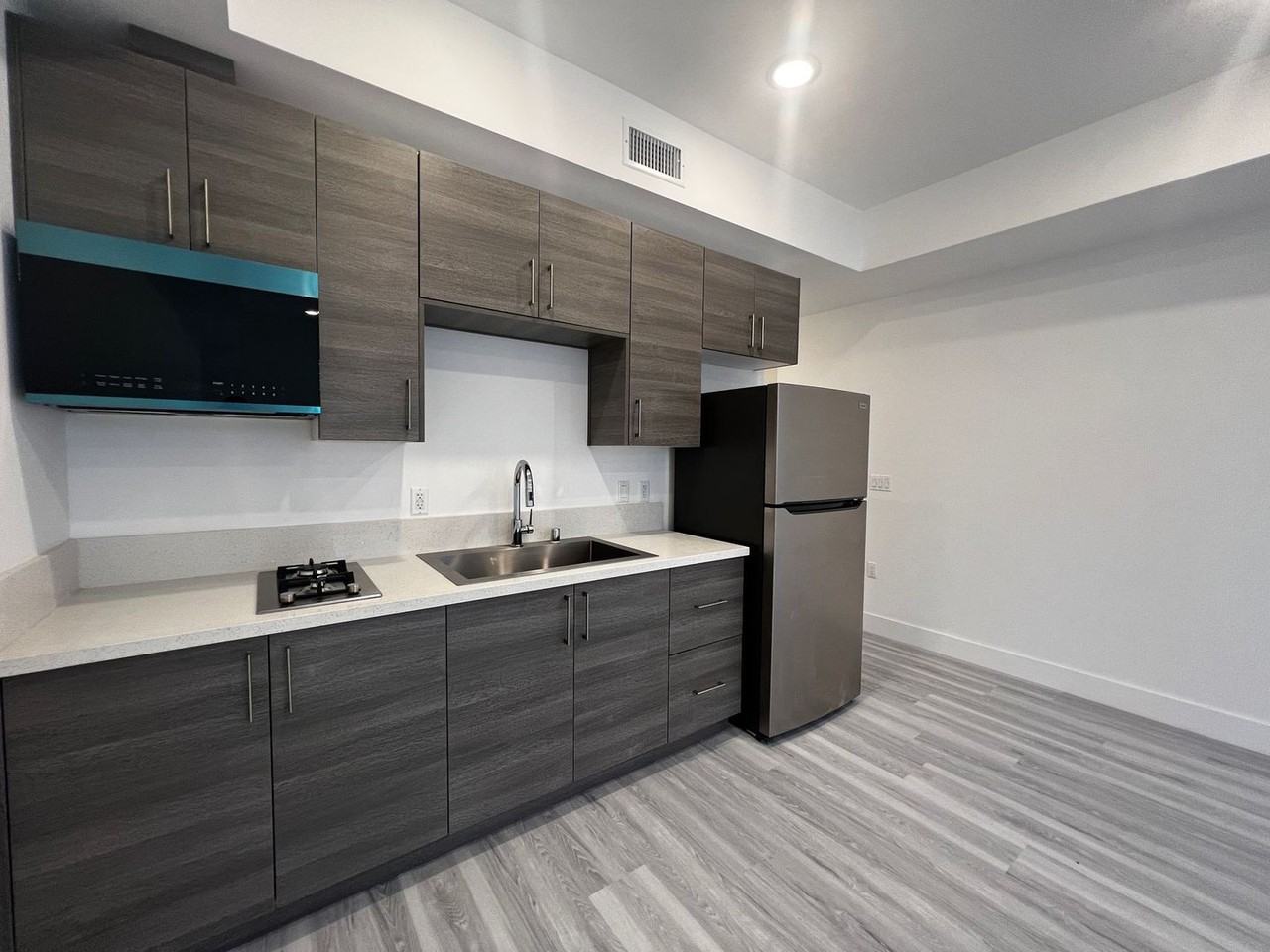 ST Living at 549 N Heliotrope Dr | Fresh &  Modern for the Best of LA Living! - Photo 6 of 32
