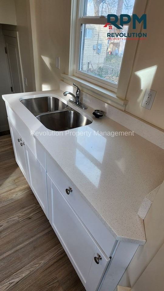 504 29th St. - Photo 3 of 11