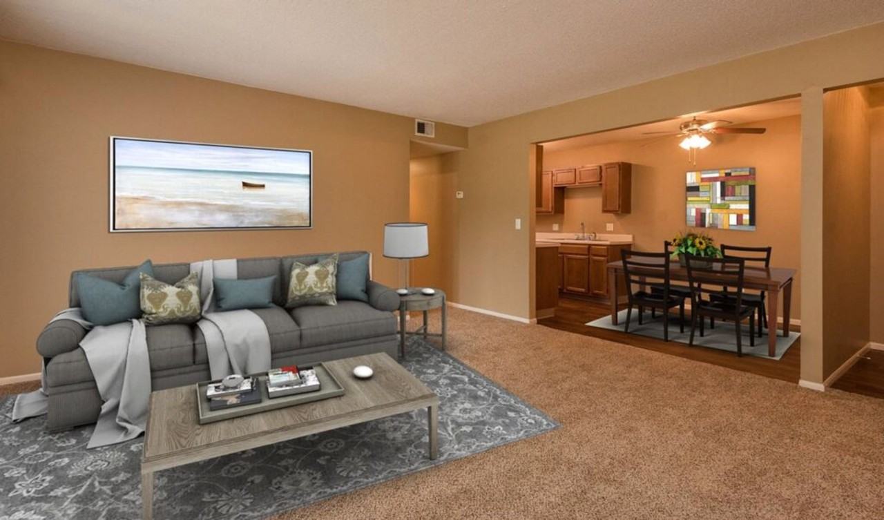 Spring Hill Plaza Apartments - Photo 7 of 32