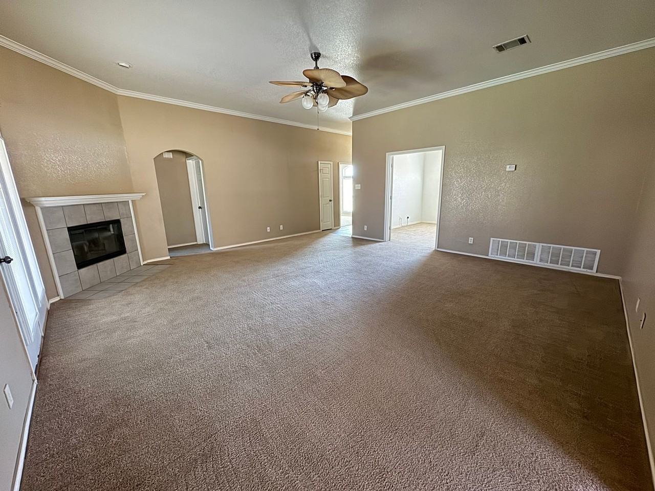 3903 Tiger Dr - Photo 5 of 25