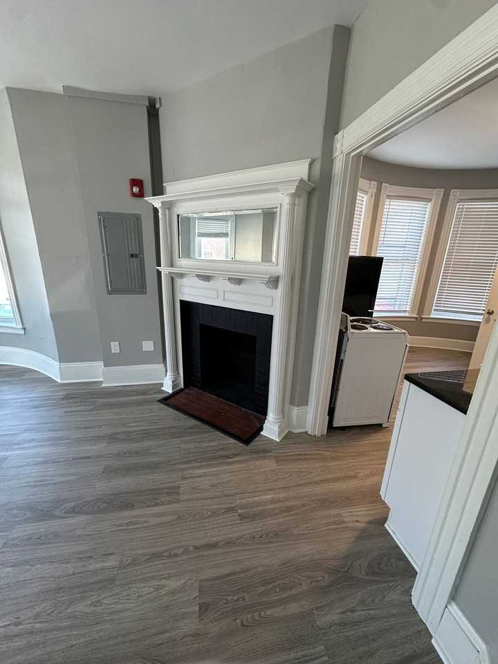 4 N State St #101-1C - Photo 5 of 12