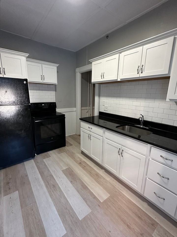 4 N State St - Photo 5 of 11