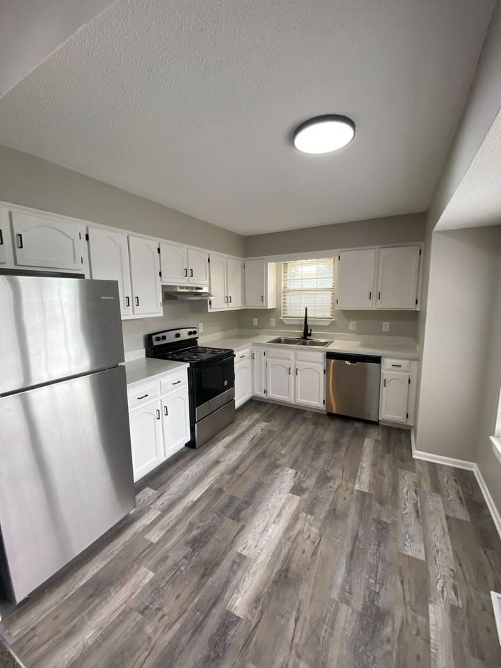 Grand Vue Townhomes - Photo 5 of 25