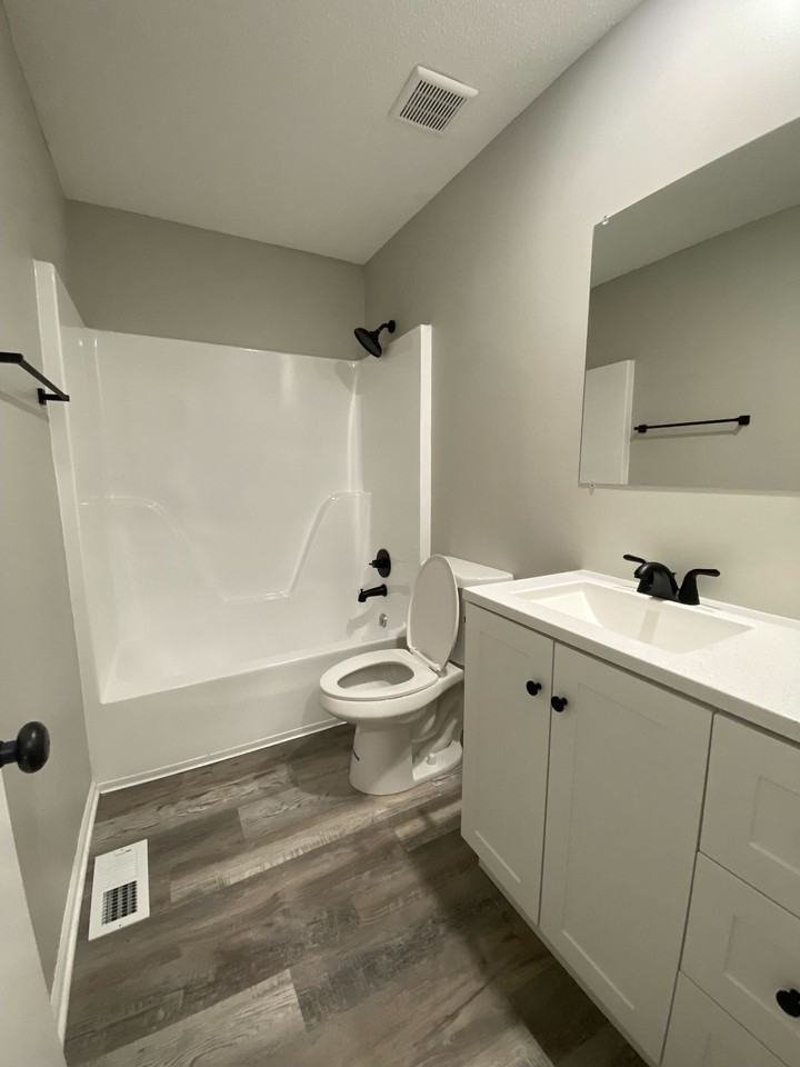 Grand Vue Townhomes - Photo 6 of 25