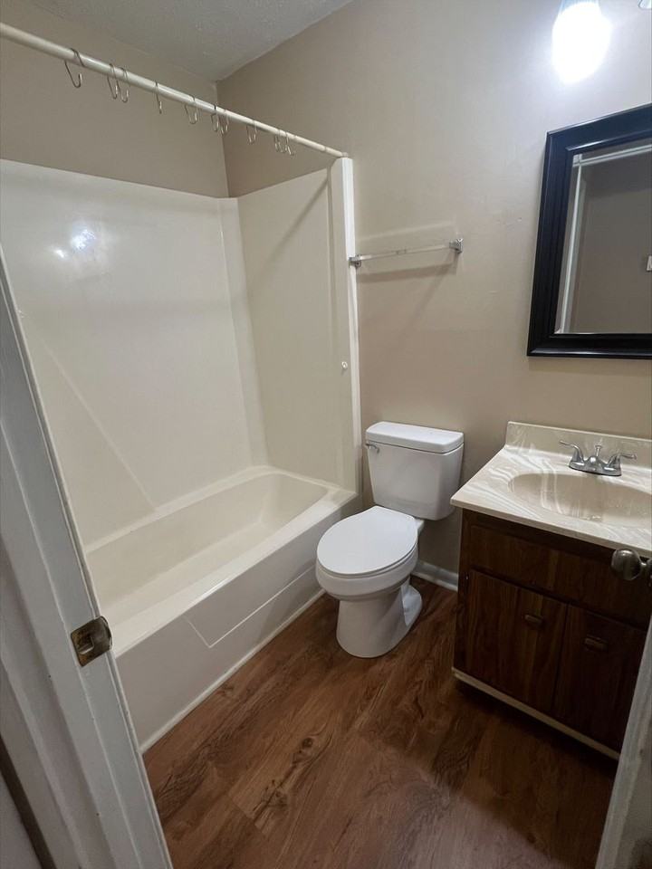 25123 York Dr - Photo 5 of 6