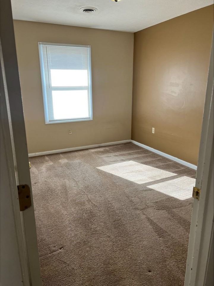 25123 York Dr - Photo 6 of 6