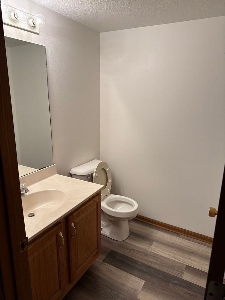 Boulder Ridge Apartments and Townhomes - Photo 5 of 23
