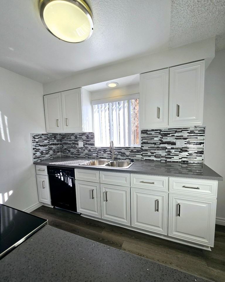 Harmony Court Apartments - Photo 6 of 36