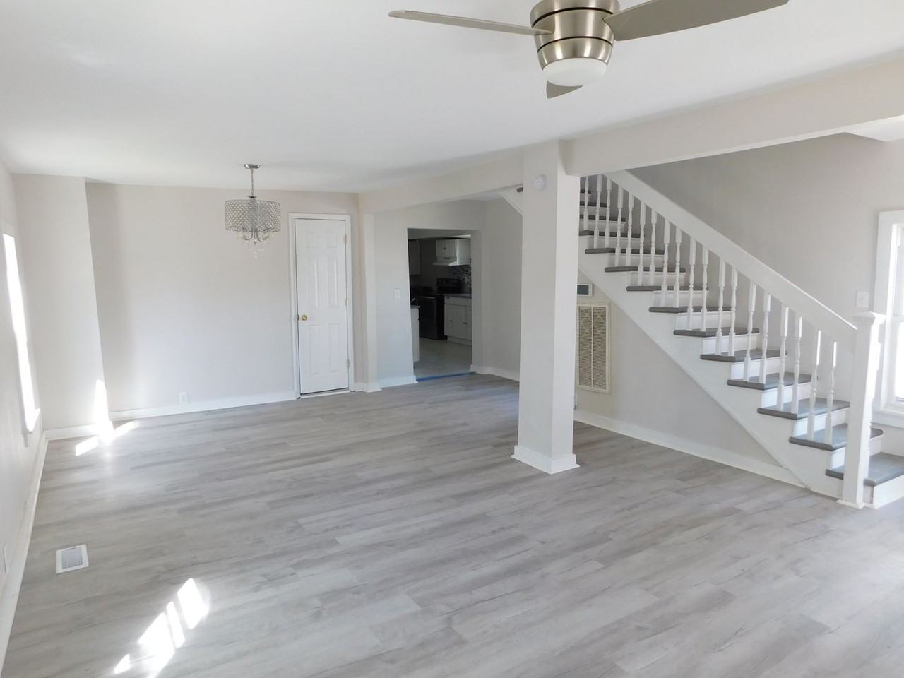 518 Edge St - Photo 3 of 16