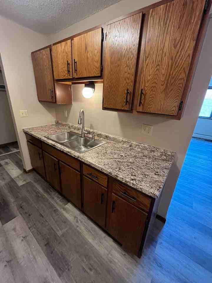 6001 E Viking Blvd - Photo 7 of 43