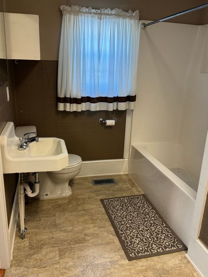 4926 Brothers Rd - Photo 5 of 29