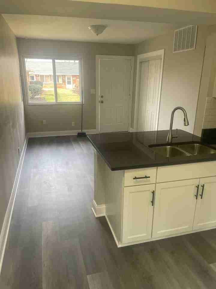 2016 Adelaide Blvd - Photo 6 of 21