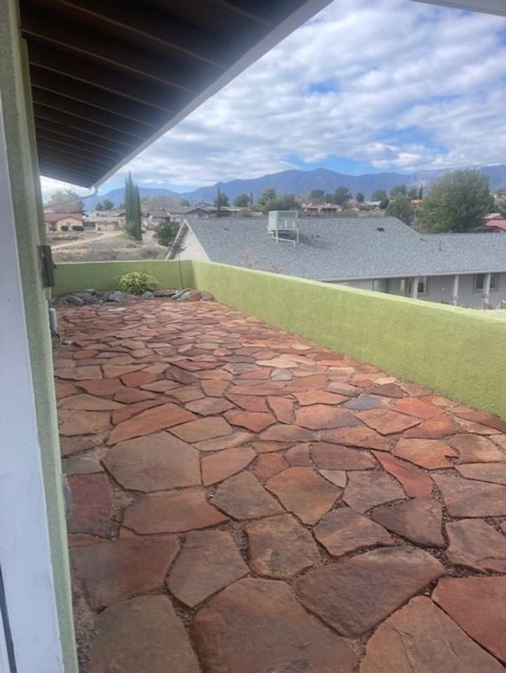 717 E Peila Ave - Photo 4 of 20